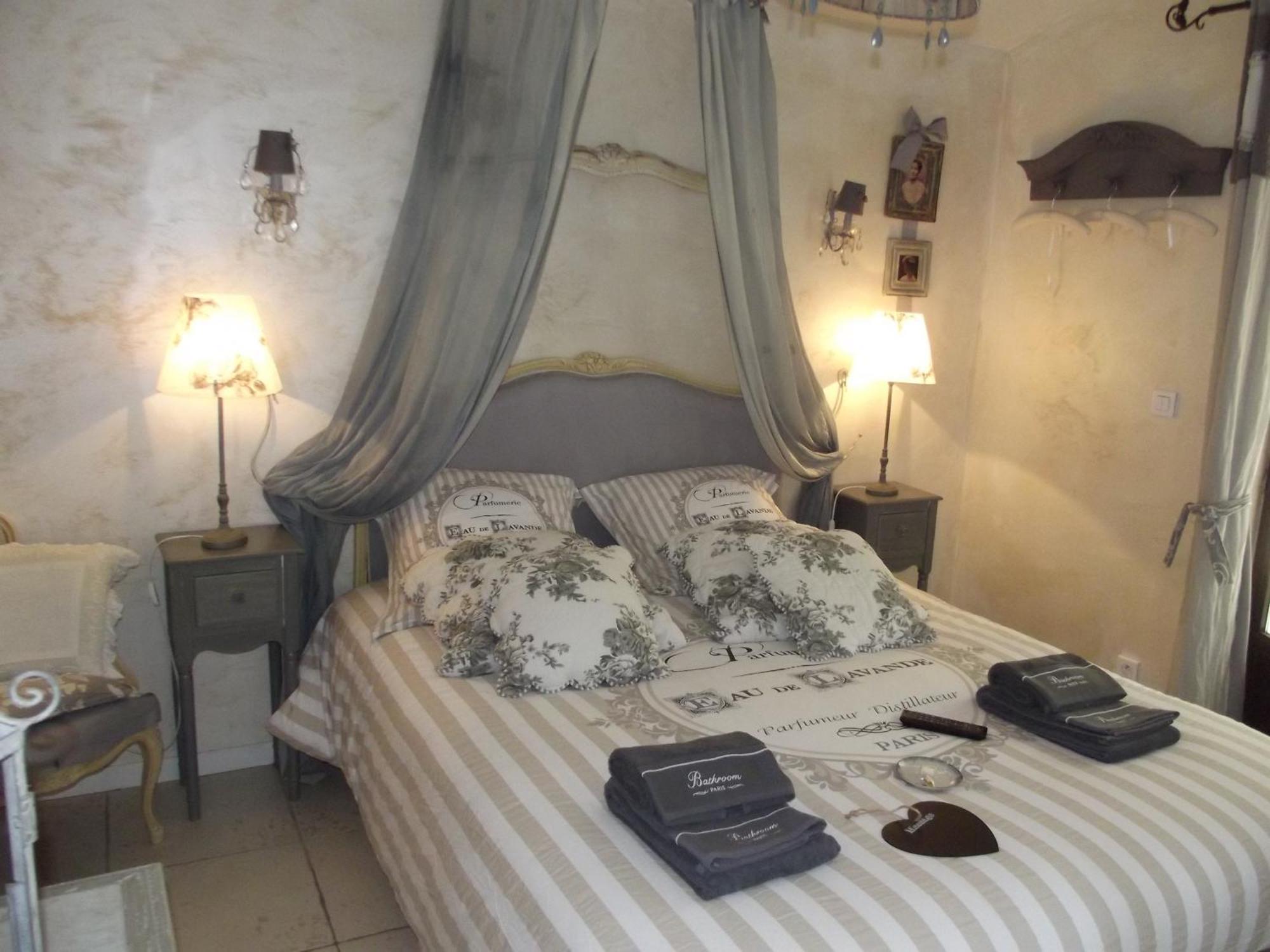 Le Moulin De Sonnailles Bed & Breakfast Cabries Room photo